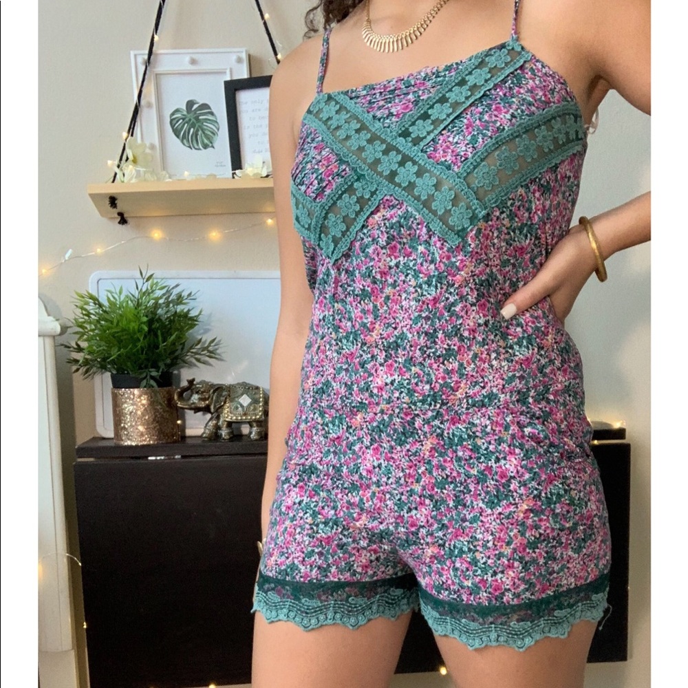 cute flower patterned romper with lace